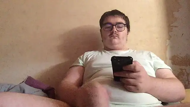 Snapshot of bigboyfrench chatting on September 10, 9:31 am bigboyfrench online show from September 10, 9:31 am