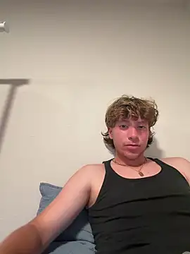 Snapshot of Daddymaddy077 chatting on April 27, 1:58 am Daddymaddy077 online show from April 27, 1:58 am