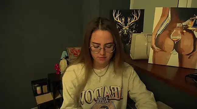 Snapshot of luxie_milady chatting on January 6, 12:46 pm luxie milady online show from January 6, 12:46 pm