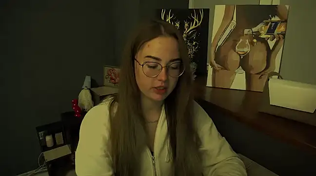 Snapshot of luxie_milady chatting on February 3, 1:19 pm luxie milady online show from February 3, 1:19 pm