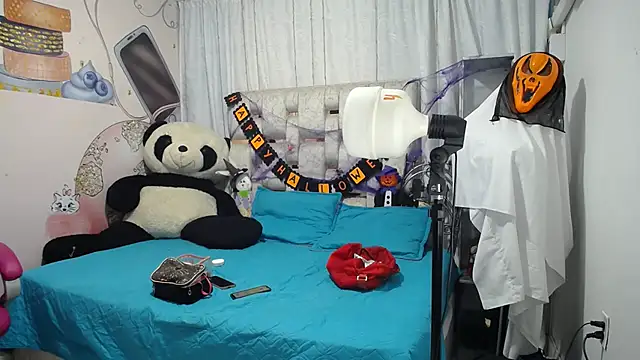 EMMA SWEETT1 online show from October 30, 1:12 pm