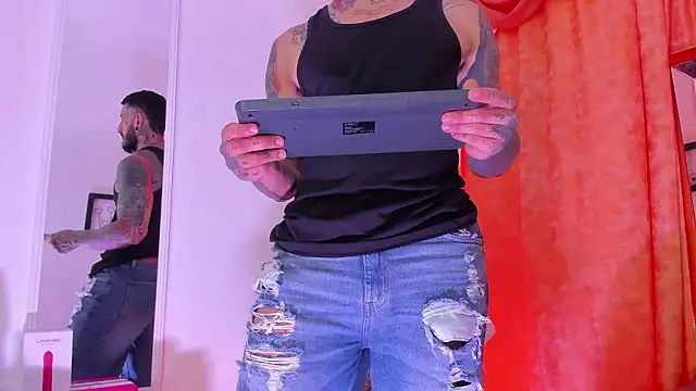 dilan scootk  online show from March 6, 7:43 pm