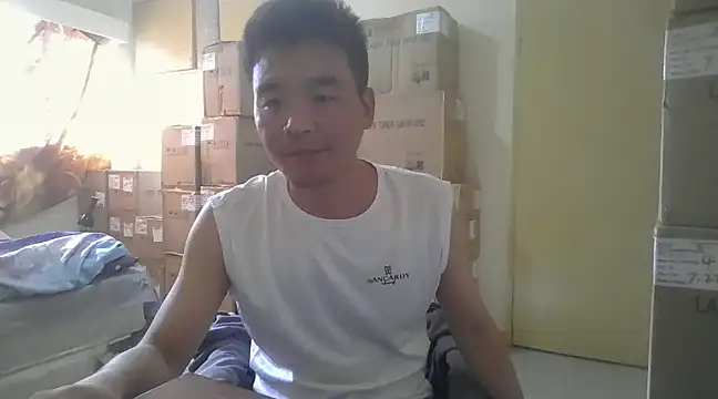 Snapshot of kisstoyousoon2024 chatting on January 4, 2:25 pm kisstoyousoon2024 online show from January 4, 2:25 pm