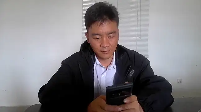 Snapshot of kisstoyousoon2024 chatting on March 3, 11:33 am kisstoyousoon2024 online show from March 3, 11:33 am