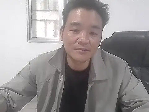 kisstoyousoon2024 online show from November 14, 10:58 am