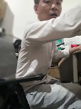 kisstoyousoon2024 online show from February 28, 7:20 am