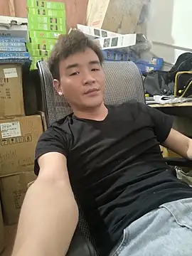 kisstoyousoon2024 online show from March 1, 1:13 pm