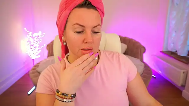 KiraCandyS online show from February 15, 2:25 pm