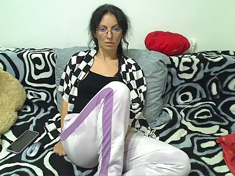 Emmatoo online show from April 13, 11:32 pm