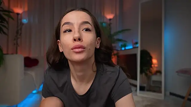 Amely Young online show from June 6, 2:27 am