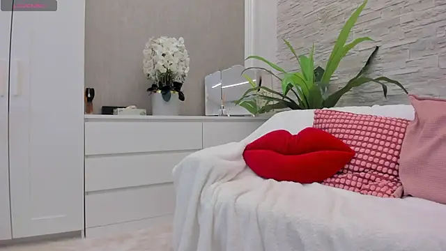 Snapshot of Jessy_Jo chatting on July 13, 6:49 am Jessy Jo online show from July 13, 6:49 am
