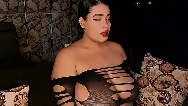 Emmacamille online show from March 1, 1:22 am