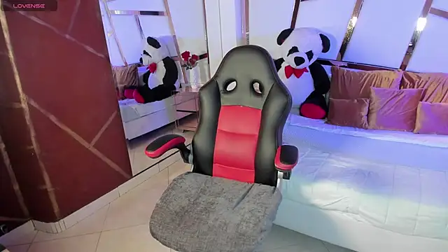 sofia samuels online show from March 15, 1:07 pm