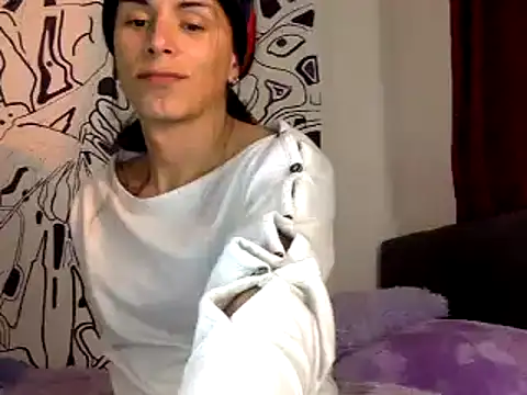 Snapshot of Thematrioshkaoficial24 chatting on March 18, 2:36 am Thematrioshkaoficial24 online show from March 18, 2:36 am