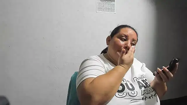 Snapshot of tetasgrandes_karol chatting on March 8, 1:14 am tetasgrandes karol online show from March 8, 1:14 am