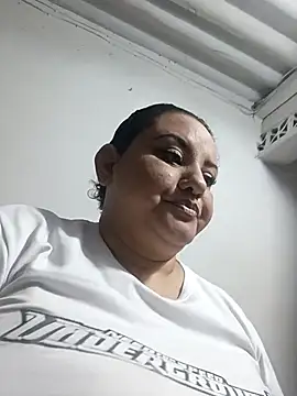 Snapshot of tetasgrandes_karol chatting on March 9, 6:01 pm tetasgrandes karol online show from March 9, 6:01 pm
