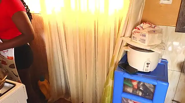 Snapshot of WyvaxxNikkie chatting on March 8, 12:52 pm WyvaxxNikkie online show from March 8, 12:52 pm