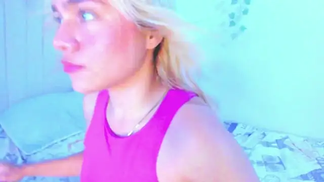 Snapshot of Sweet_MaryJane2 chatting on March 5, 10:54 pm Sweet MaryJane2 online show from March 5, 10:54 pm