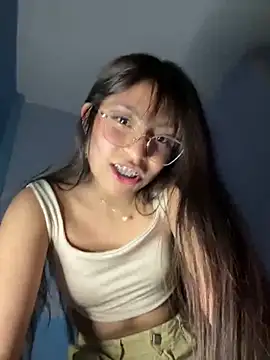 Snapshot of Lily_candy_X chatting on December 16, 5:49 am Lily candy X online show from December 16, 5:49 am