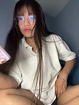 Snapshot of Lily_candy_X chatting on January 18, 5:52 am Lily candy X online show from January 18, 5:52 am