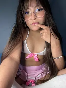 Snapshot of Lily_candy_X chatting on February 12, 6:08 am Lily candy X online show from February 12, 6:08 am