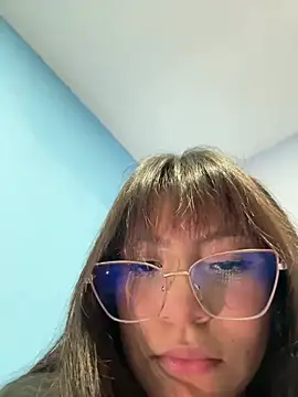 Snapshot of Lily_candy_X chatting on March 1, 4:04 am Lily candy X online show from March 1, 4:04 am