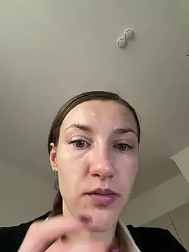 KateRedgar online show from April 3, 1:53 pm