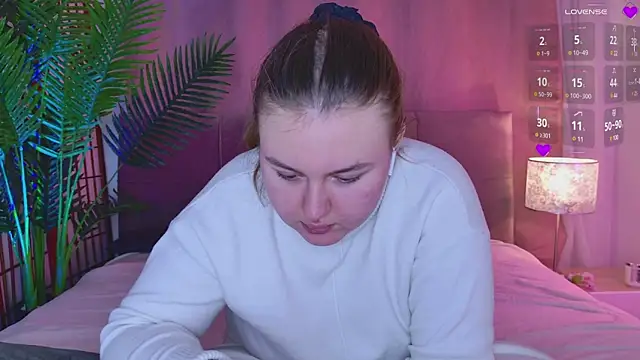 Mia  Peach online show from January 22, 4:02 am