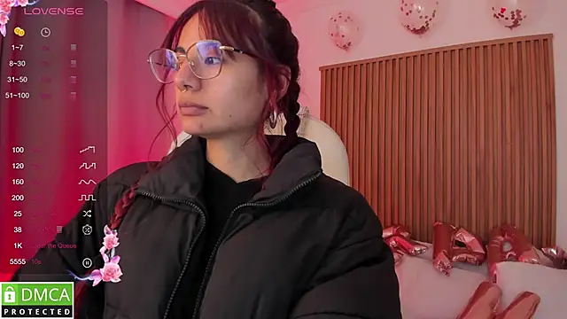 Snapshot of sophiecherry_ chatting on October 8, 6:22 am sophiecherry online show from October 8, 6:22 am