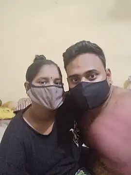 IND COUPLE1 online show from July 22, 2:31 pm