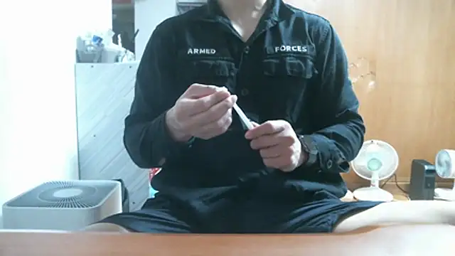 Snapshot of Stellan_0412 chatting on March 4, 4:18 am Stellan 0412 online show from March 4, 4:18 am