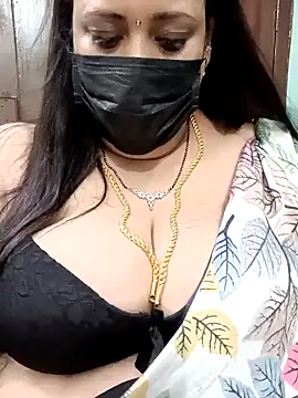 Snapshot of ashikaa_r chatting on January 1, 8:04 pm ashikaa r online show from January 1, 8:04 pm