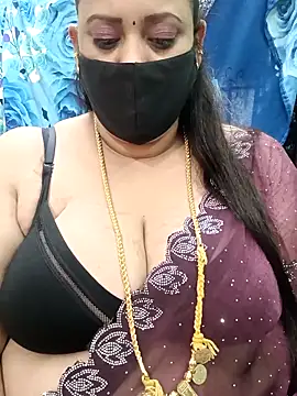 Snapshot of ashikaa_r chatting on October 5, 3:38 am ashikaa r online show from October 5, 3:38 am