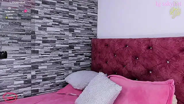 skyhotgirll online show from October 24, 2:30 am