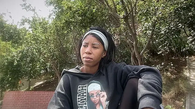 Snapshot of Dime-__ chatting on February 25, 10:47 am Dime- online show from February 25, 10:47 am