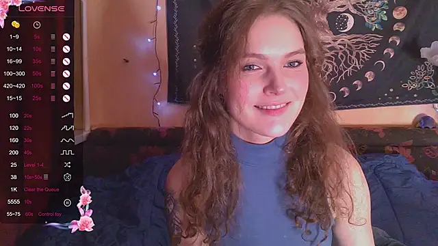 Snapshot of Jenna_Sativa chatting on February 27, 4:32 pm Jenna Sativa online show from February 27, 4:32 pm
