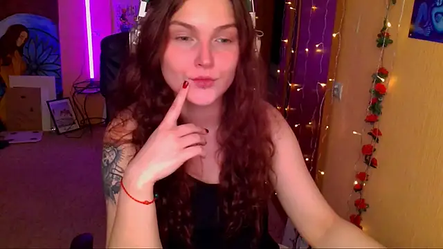 Snapshot of Jenna_Sativa chatting on July 19, 11:03 am Jenna Sativa online show from July 19, 11:03 am