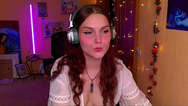 Snapshot of Jenna_Sativa chatting on July 20, 1:13 pm Jenna Sativa online show from July 20, 1:13 pm