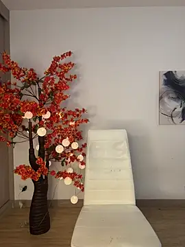 VictoriaHiill online show from February 23, 7:11 pm