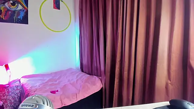 Snapshot of nicole_volkov chatting on December 30, 1:26 am nicole volkov online show from December 30, 1:26 am