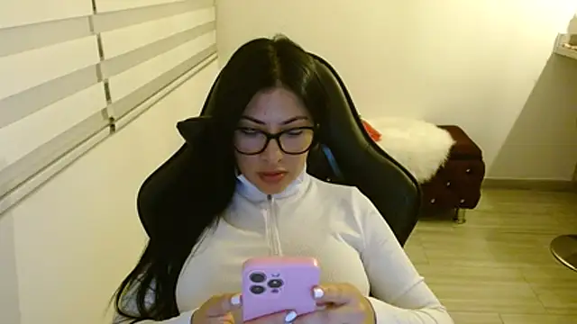 Charlotte cute18 online show from May 5, 2:19 am