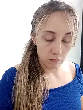 Snapshot of Isabel23zr chatting on December 30, 10:12 pm Isabel23zr online show from December 30, 10:12 pm