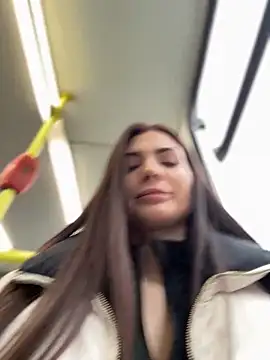 Snapshot of Accole chatting on March 13, 7:53 am Accole online show from March 13, 7:53 am