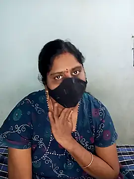 Snapshot of lakshmi-28 chatting on January 21, 10:30 pm lakshmi-28 online show from January 21, 10:30 pm