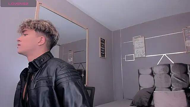 Snapshot of ANDRIUS_24 chatting on January 24, 1:25 pm ANDRIUS 24 online show from January 24, 1:25 pm