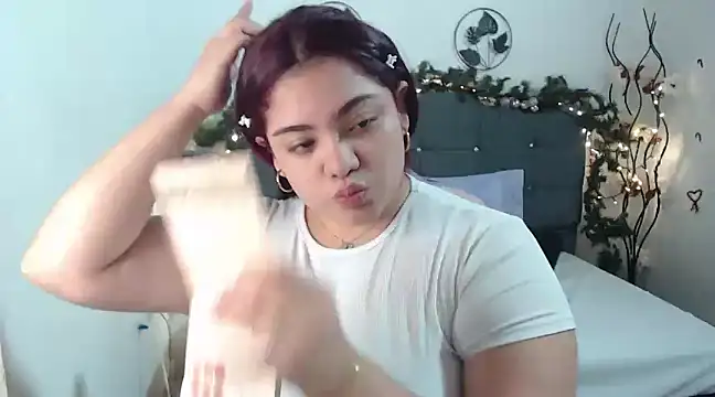 Snapshot of KathyGonzalez chatting on December 17, 11:39 am KathyGonzalez online show from December 17, 11:39 am