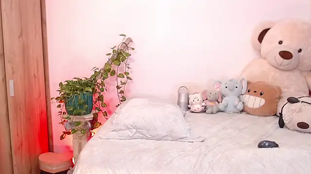 The queen of pleasure online show from October 3, 4:53 am