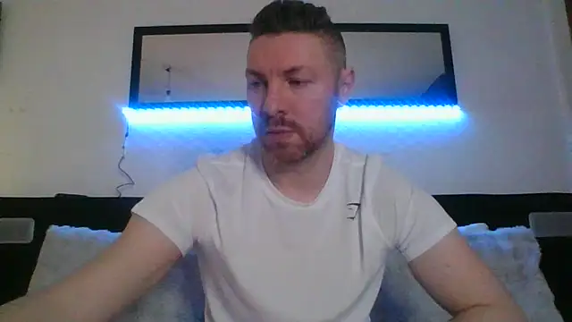 Snapshot of Fit4fun24 chatting on February 9, 2:43 pm Fit4fun24 online show from February 9, 2:43 pm
