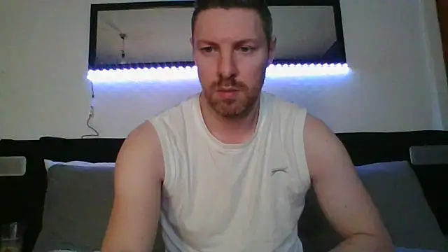 Snapshot of Fit4fun24 chatting on April 2, 5:43 pm Fit4fun24 online show from April 2, 5:43 pm