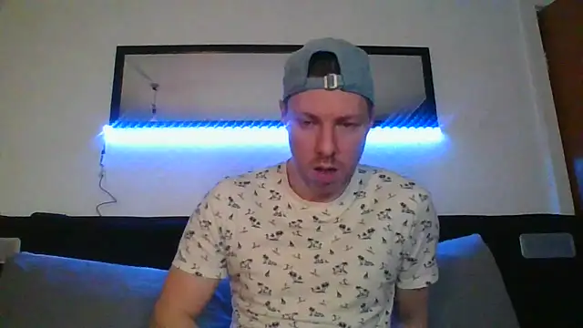 Snapshot of Fit4fun24 chatting on April 6, 10:11 pm Fit4fun24 online show from April 6, 10:11 pm